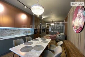 Продается 3-комнатная квартира 92 кв. м в Киеве