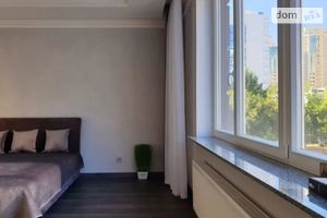 Продається 3-кімнатна квартира 90 кв. м у Одесі