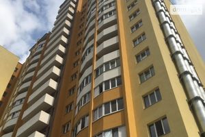 Продається 2-кімнатна квартира 63 кв. м у Чернігові