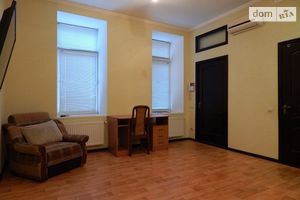 Здається в оренду офіс 39 кв. м в житловому фонді