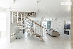 Сдается в аренду 3-комнатная квартира 135 кв. м в Киеве