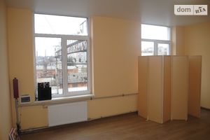Здається в оренду приміщення вільного призначення 28 кв. м в 5-поверховій будівлі