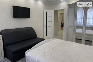 Продається 2-кімнатна квартира 72 кв. м у Одесі