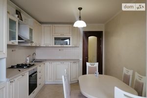 Продается 3-комнатная квартира 83 кв. м в Тернополе