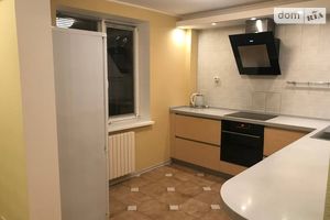 Сдается в аренду 3-комнатная квартира 66 кв. м в Днепре