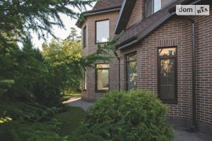 Продается дом на 2 этажа 560 кв. м с гаражом