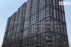 Продается 5-комнатная квартира 136 кв. м в Киеве