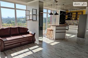 Продается 3-комнатная квартира 122 кв. м в Киеве