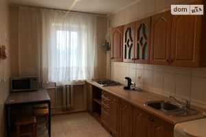 Продається 3-кімнатна квартира 70 кв. м у Одесі