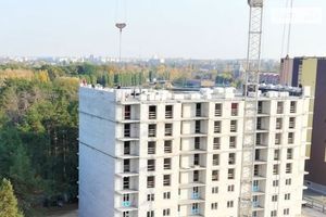 Продається 2-кімнатна квартира 69.7 кв. м у Чернігові