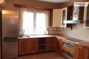 Продается 3-комнатная квартира 96 кв. м в Киеве