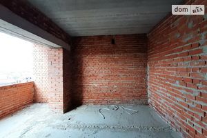 Продается 2-комнатная квартира 65.4 кв. м в Ивано-Франковске