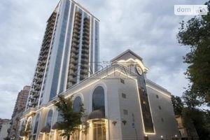 Продается 4-комнатная квартира 130 кв. м в Киеве