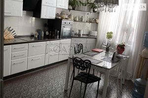 Продается 1-комнатная квартира 60 кв. м в Киеве