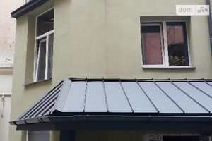 Сдается в аренду дом на 3 этажа 100 кв. м с балконом