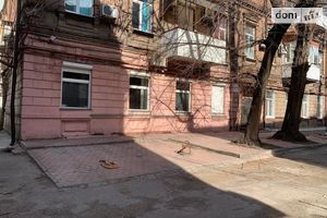 Продается офис 68 кв. м в нежилом помещении в жилом доме