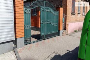 Продается дом на 2 этажа 300 кв. м с мансардой