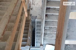 Продається будинок 4 поверховий 536 кв. м з ділянкою