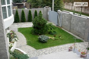 Продается дом на 2 этажа 500 кв. м с балконом