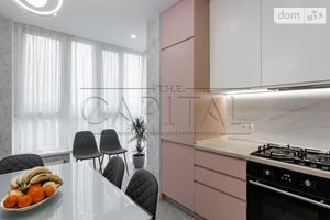 Продается 3-комнатная квартира 98 кв. м в Киево-Святошинске
