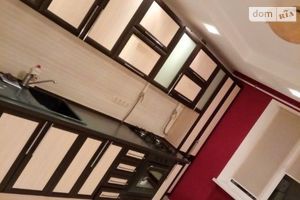 Продається 2-кімнатна квартира 63.3 кв. м у Чернігові