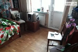 Продается 4-комнатная квартира 88 кв. м в Киеве