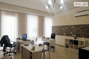 Сдается в аренду офис 34 кв. м в торгово-офисном центре