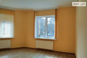Здається в оренду офіс 90 кв. м в торгово-офісному центрі