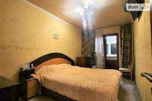 Продается 3-комнатная квартира 65 кв. м в Днепре