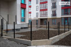 Продається приміщення вільного призначення 46 кв. м в 10-поверховій будівлі