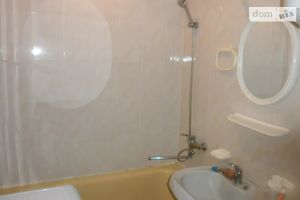 Продается 1-комнатная квартира 33 кв. м в Днепре