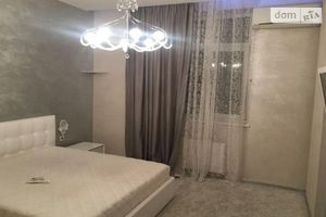 Сдается в аренду 3-комнатная квартира 130 кв. м в Киеве