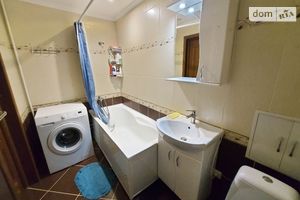 Продається 2-кімнатна квартира 69.1 кв. м у Тернополі