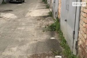 Продается место в гаражном кооперативе под легковое авто на 15 кв. м