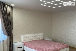Сдается в аренду 1-комнатная квартира 60 кв. м в Ровно