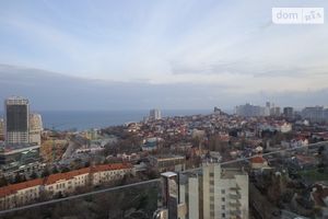 Продается 4-комнатная квартира 131 кв. м в Одессе
