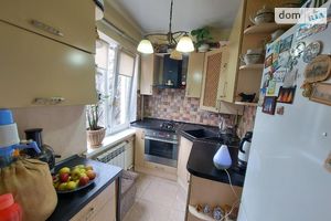 Продається 3-кімнатна квартира 47 кв. м у Дніпрі