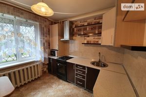 Сдается в аренду 1-комнатная квартира 35 кв. м в Черкассах