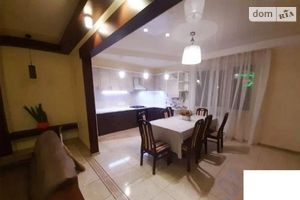 Продається будинок 3 поверховий 240 кв. м з банею/сауною