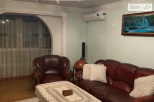Продается 3-комнатная квартира 67.9 кв. м в Тернополе
