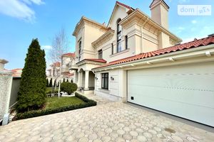 Продається будинок 3 поверховий 445 кв. м з балконом