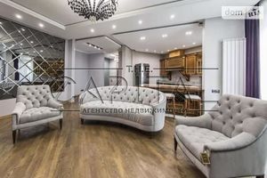 Продается 3-комнатная квартира 140 кв. м в Киеве