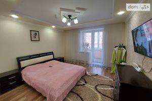 Продается 3-комнатная квартира 82.5 кв. м в Тернополе