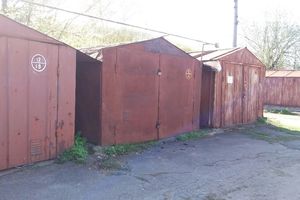 Сдается в аренду место в гаражном кооперативе под легковое авто на 10 кв. м