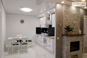 Продається 2-кімнатна квартира 70 кв. м у Тернополі
