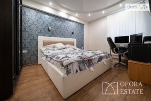 Продається 2-кімнатна квартира 79.5 кв. м у Чернігові