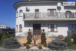 Продается дом на 2 этажа 300 кв. м с мансардой