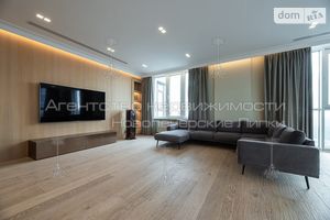 Сдается в аренду 6-комнатная квартира 350 кв. м в Киеве