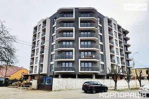 Продается 1-комнатная квартира 49.3 кв. м в Ужгороде