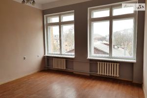 Здається в оренду офіс 27 кв. м в адміністративній будівлі